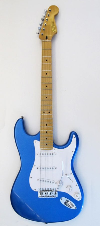 Stratocaster avec le numéro 4804013, remarquable par sa légèreté.